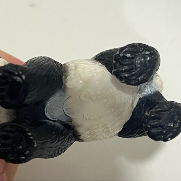 Schleich Panda and Elephant Figurine Set set of 4 - Picture 13 of 16